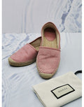 รองเท้าทรงแบน GUCCI Espadrille ขนาด 34 ทำจากผ้าแคนวาสลาย GG และวัสดุจูต สีชมพู