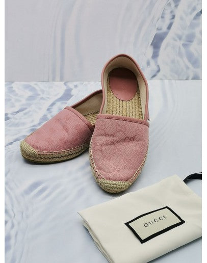 รองเท้าทรงแบน GUCCI Espadrille ขนาด 34 ทำจากผ้าแคนวาสลาย GG และวัสดุจูต สีชมพู