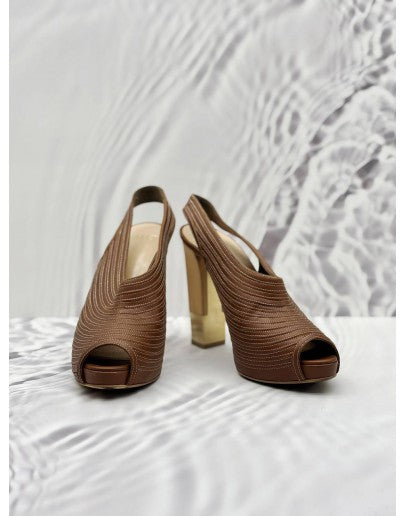 รองเท้าส้นสูง BALLY ขนาด 38.5 ทำจากหนังลูกวัวสีน้ำตาล